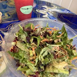 Karma Kitchen & Juicery - Thai salad
