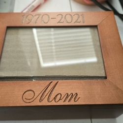 Custom engraved jewelry box