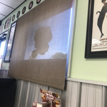 Boom-A-Rang Diner - Tried to snap a pic of the workers cleaning like crazy! - Burgers Near Me - Pauls Valley, Oklahoma Boom-A-Rang Diner - Tried to snap a pic of the workers cleaning like crazy! - Burgers Near Me - Pauls Valley, Oklahoma