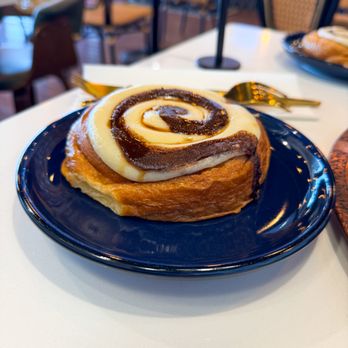 Haraz Coffee House Pflugerville - Cinnamon roll danish ($5.50) - Coffee & Tea Near Me - Pflugerville, Texas