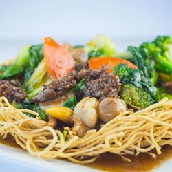 Pho Whittier - Combination crispy chow mein