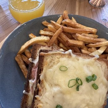 Ellie's - Breakfast & Brunch Near Me - Providence, Rhode Island