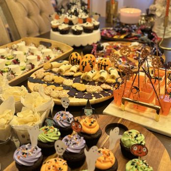 Dazzle Days - Halloween Party Setup & Kids-Friendly Snack Table - Balloon Services Near Me - Lake Forest, California