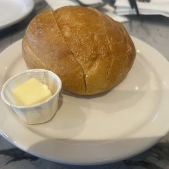 Linh Cafe - complimentary bread - Vietnamese Near Me - Vancouver, British Columbia Linh Cafe - complimentary bread - Vietnamese Near Me - Vancouver, British Columbia