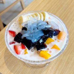 A8. Mixed Fresh Fruit w. Sago & Jelly