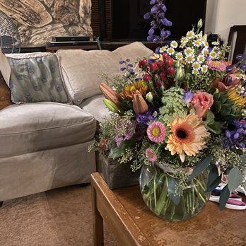 Kimberly's Flowers - Ginormous Bouquet. Gorgeous flower combinations,. - Florists Near Me - San Clemente, California