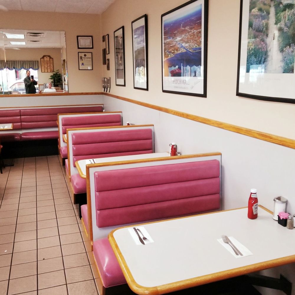 Peter's Luncheonette - the interior of a diner - American Near Me - Patchogue, New York Peter's Luncheonette - the interior of a diner - American Near Me - Patchogue, New York