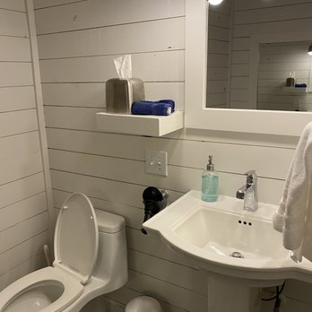 Little Point Clear - Powder room - Venues & Event Spaces Near Me - Fairhope, Alabama