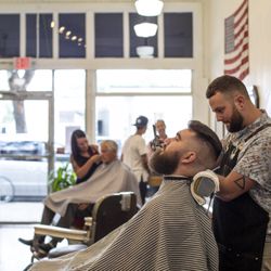Bell Barber - Starland District