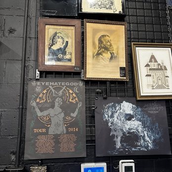 Saturn Return - Used, Vintage & Consignment Near Me - Richmond, Virginia