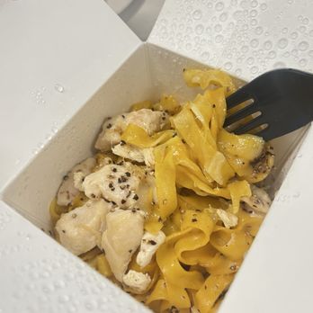 Scolapasta - Cacio e Pepe - Pasta Shops Near Me - McLean, Virginia