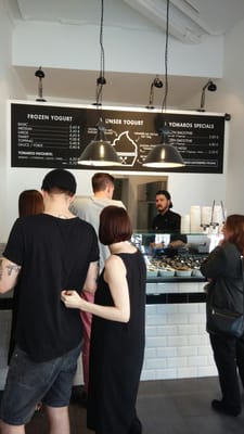 YOMARO Frozen Yogurt Köln Eigelstein by null