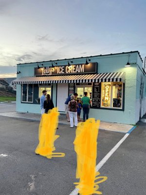 Lolly's Creamery by null