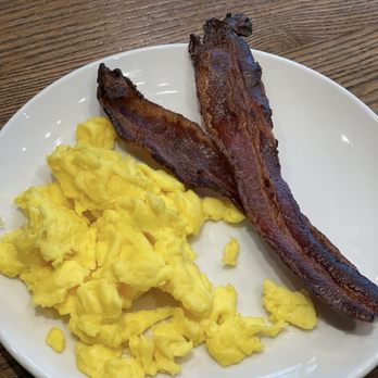 Another Broken Egg Cafe - Breakfast & Brunch Near Me - Westlake, Ohio