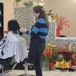 QQ Hair Salon