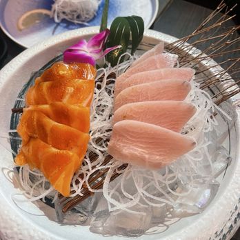 Hanabi Sushi Bar - Jumbo scallop sashimi and yellowtail belly sashimi - Sushi Bars Near Me - Los Angeles, California