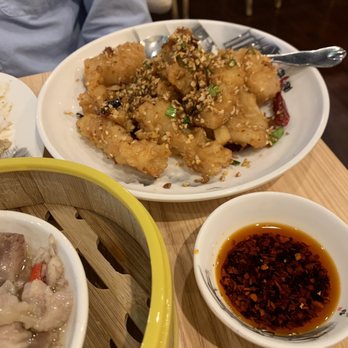 D Cuisine - Causeway Bay Style Squid - puffy yet crunchy, amazing garlic aroma - Dim Sum Near Me - Chicago, Illinois