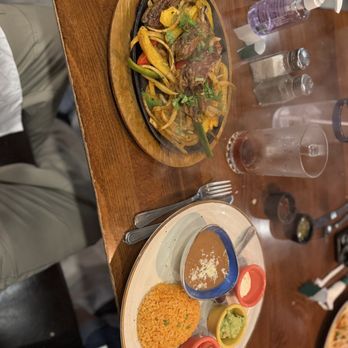 Don Maguey Mexican Restaurant - Steak Fajitas - Mexican Near Me - Miami, Florida