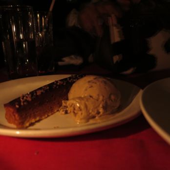 Dear John’s - (5/9/2026) Peanut-Butter-Chocolate -Crunch Bar à la Mode  -- delicious! - American Near Me - Culver City, California