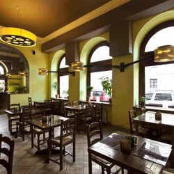 Vidličky a nože - Interiér restaurace