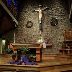 Christ the King Catholic Church of Evergreen - Interior decorated during Advent