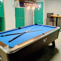 Gator Lounge & Package - Think your a good shot? Come show us your skills on our new pool table!
