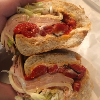 G & R Deli - roast turkey w/ lettuce, tomato, mayo, mustard, Meunster, roasted peppers, and onion - Delis Near Me - Bronx, New York G & R Deli - roast turkey w/ lettuce, tomato, mayo, mustard, Meunster, roasted peppers, and onion - Delis Near Me - Bronx, New York