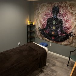 Alex Zauner Massage - Designers Salonspa & Massage rejuvenating treatment room