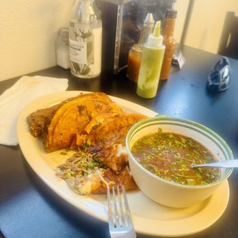 Chelas Y Carnitas - Barria Tacos - Mexican Near Me - Barstow, California Chelas Y Carnitas - Barria Tacos - Mexican Near Me - Barstow, California