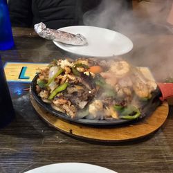 La Matraca Mexican Grill & Cantina - Fajitas