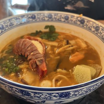 Sizzling House - Tom Yum Noodle! Huge!!! - Asian Fusion Near Me - San Diego, California Sizzling House - Tom Yum Noodle! Huge!!! - Asian Fusion Near Me - San Diego, California