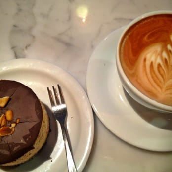 Freesoulcaffe - peanut butter torte + caffé mocha - Vegan Near Me - Tustin, California