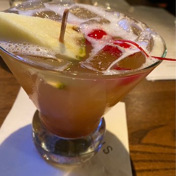 Burtons Grill & Bar - Burton's Mai Tai - New American Near Me - Mount Pleasant, South Carolina