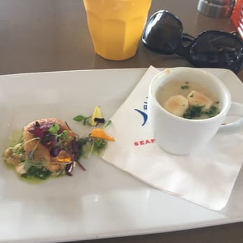 Bluewater Avalon - Clam chowder and crab cake sampler - Seafood Near Me - Avalon, California