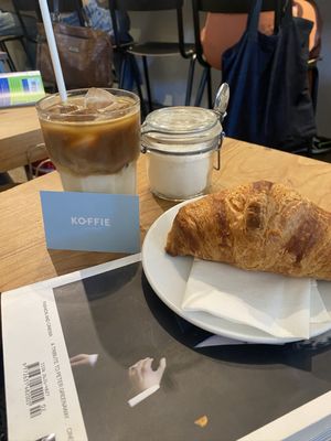 KOFFIE bij Joost en Maartje by null