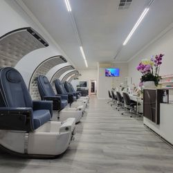 Crenshaw Hair & Nails Salon