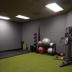LM Fitness Center - Creepy basement vibe