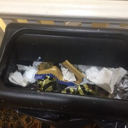European Hostel - No food upstairs. Trash is FULL of all types of food scraps. Happy mouses live here!