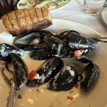 Soul Truckin Good - Mussels in sauce - Barbeque Near Me Soul Truckin Good - Mussels in sauce - Barbeque Near Me