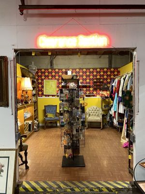 Memory Den | Vintage Mall by null