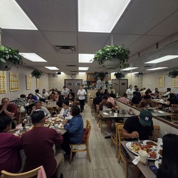Swatow Restaurant - Packed dining room - Chinese Near Me - Toronto, Ontario