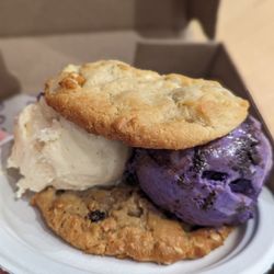 Insomnia Cookies