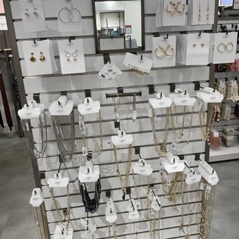 LOFT Outlet - 9.2.22 - Accessories Near Me - Hanover, Maryland
