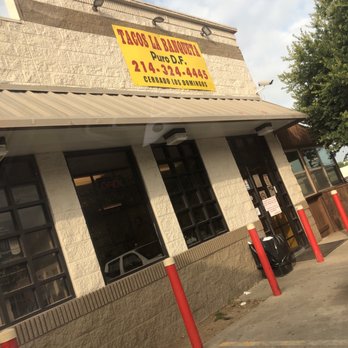 Tacos la Banqueta - Store front - Mexican Near Me - Dallas, Texas