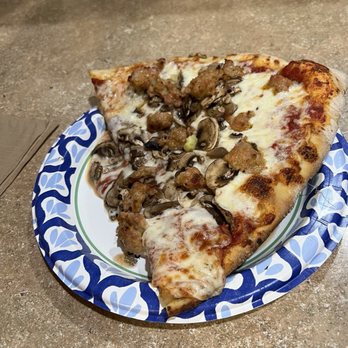 Serrano's Pizza - Mushrooms/sausages pizza - Pizza Near Me - San Francisco, California Serrano's Pizza - Mushrooms/sausages pizza - Pizza Near Me - San Francisco, California