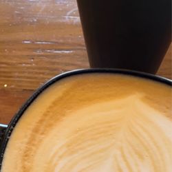 Lola Sabor y Café - Vanilla latte and some a type of tea before our breakfast arrived.