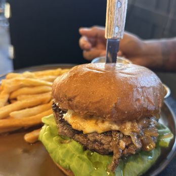 Morrison - Truffle Burger - Gastropubs Near Me - Los Angeles, California Morrison - Truffle Burger - Gastropubs Near Me - Los Angeles, California