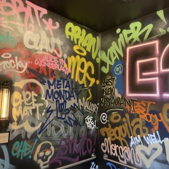 State Lunch - Bathroom Graffiti. - Comfort Food Near Me - Augusta, Maine