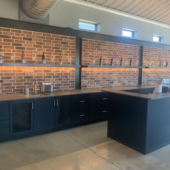 Invention Vineyards - Wine Tasting Room Near Me - Fredericksburg, Texas