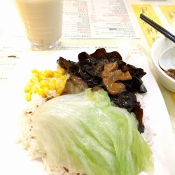 珍心素食豆漿豆腐花專門店 - rice with black fungus